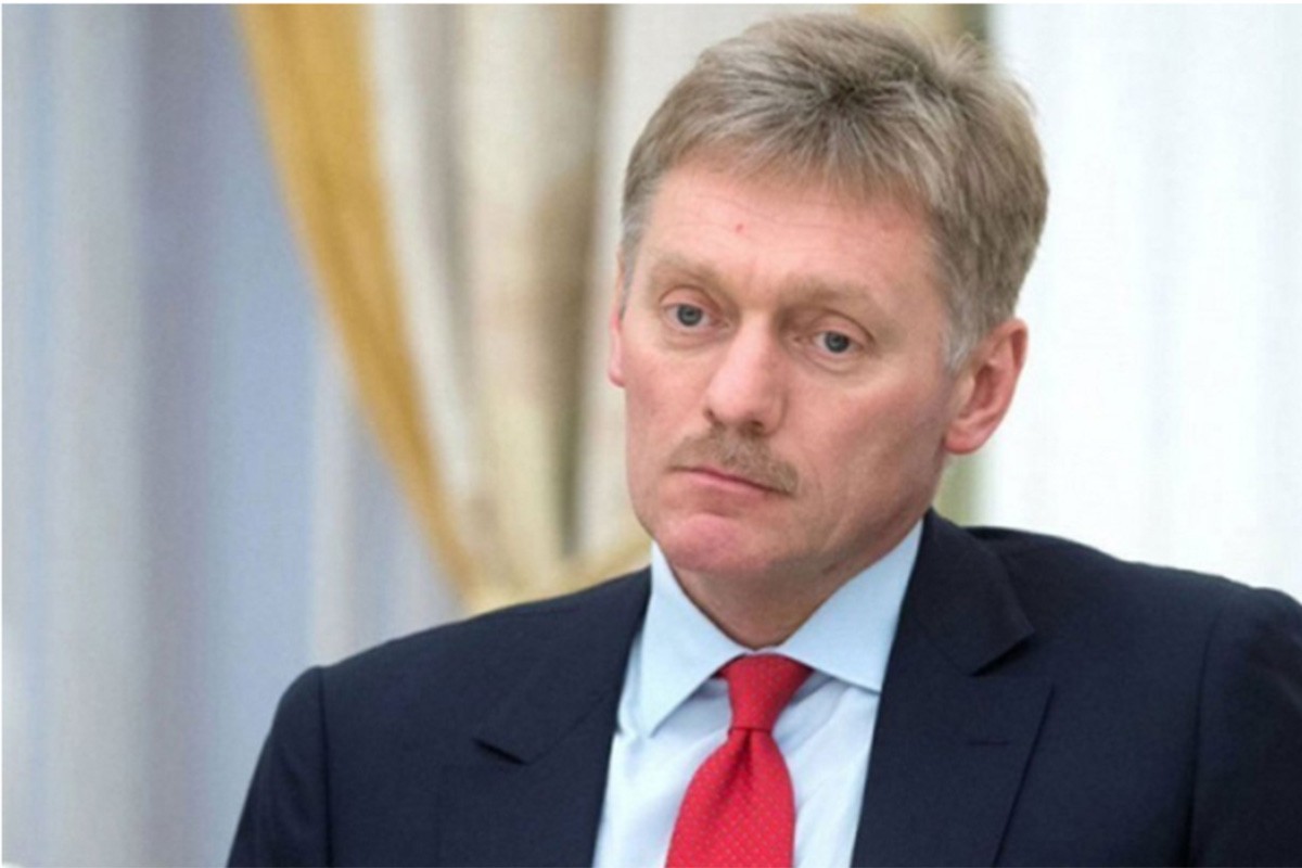 Peskov: Putin i Benet razgovaraju o situaciji u Ukrajini