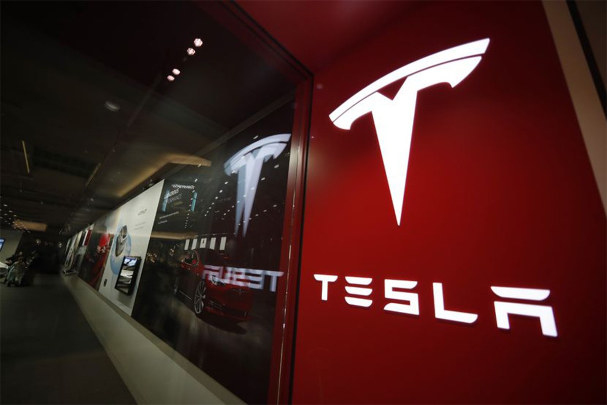 Tesla izgubio spor sa kupcem zbog "pijanog" autopilota