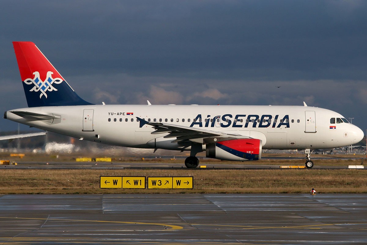 Borbeni avioni ponovo pratili avion Er Srbije na letu iz Rusije