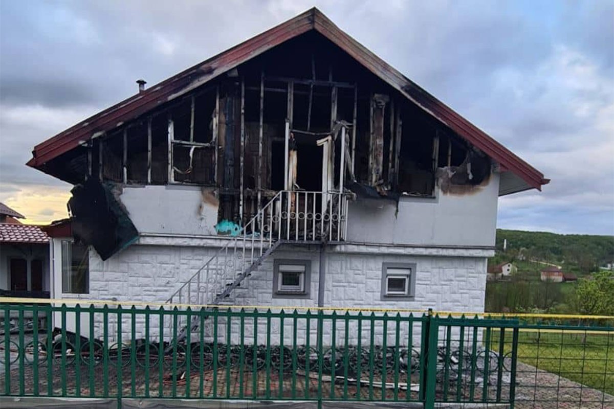 Požar progutao kuću za koju je vlasnik mukotrpno radio u Sloveniji