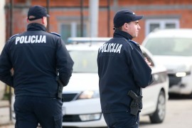 Zločin u Lukavcu: Ubijen ispred garaže, ubica u bjekstvu