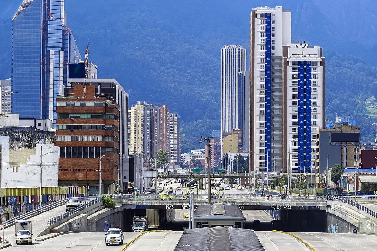 Napadi kriminalnog klana na auto-puteve Kolumbije