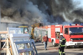 Veliki požar u Sisku, gusti dim nadvio se nad gradom