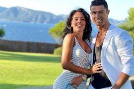 Ronaldova vjerenica u bikiniju pokazala svoje nesavršenosti