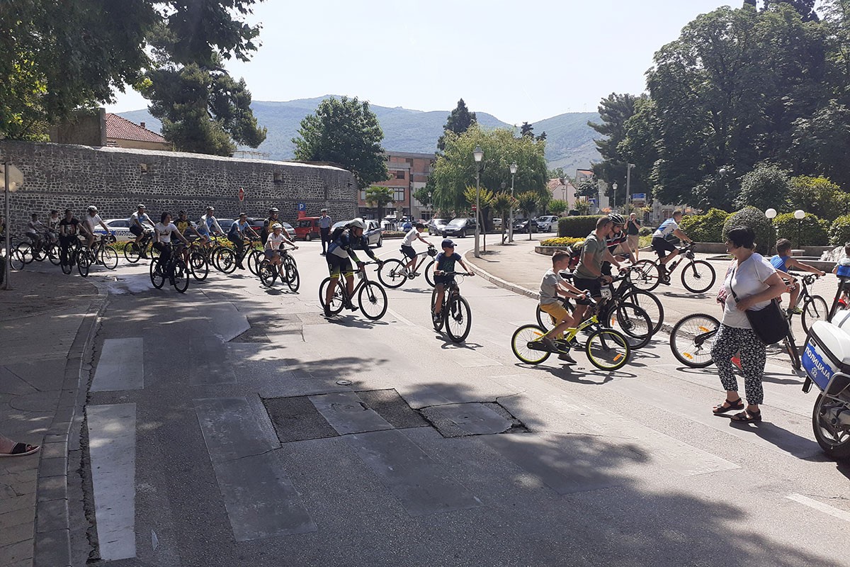 U Trebinju defileom proslavljen Svjetski dan bicikla
