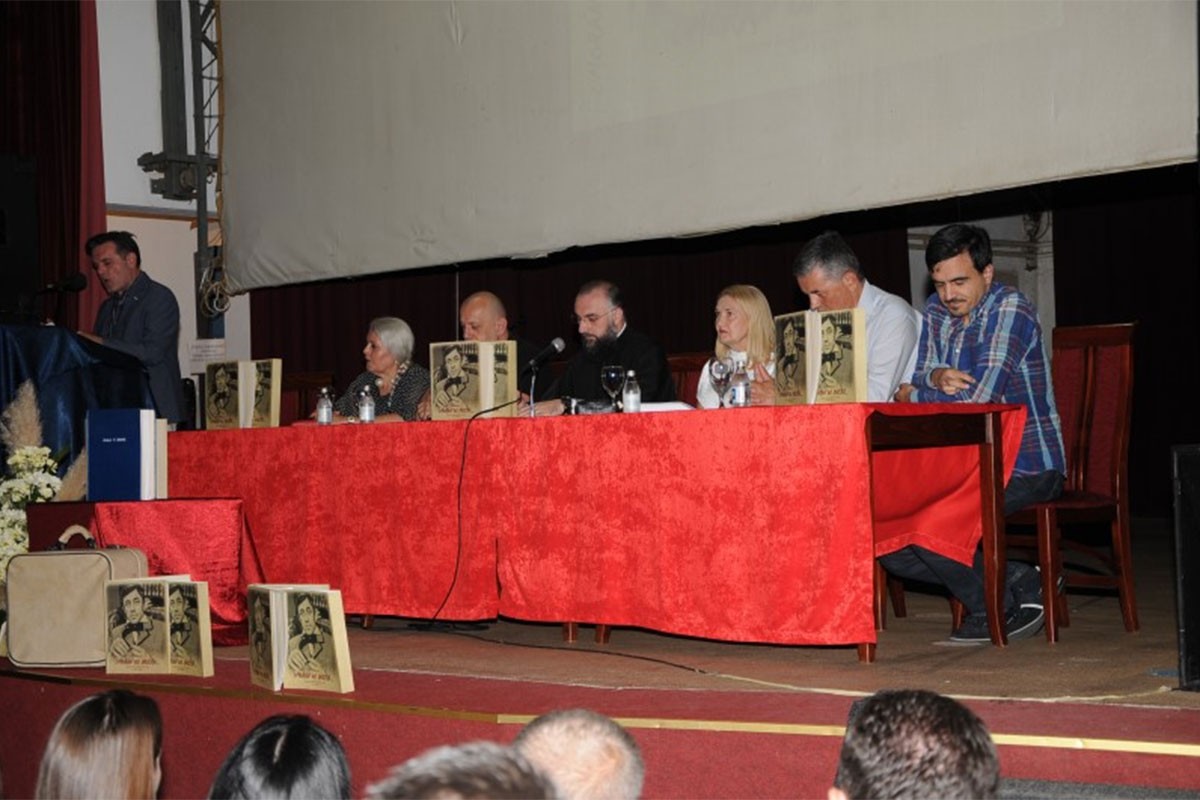 Ovacije publike iz zemalja regiona za monografiju o Uglješi Kojadinoviću