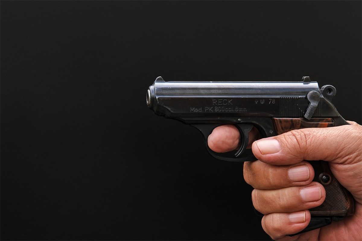 Mladi policajac usmrtio oca iz pištolja