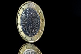 Pad evra i jak dolar povećavaju dug BiH