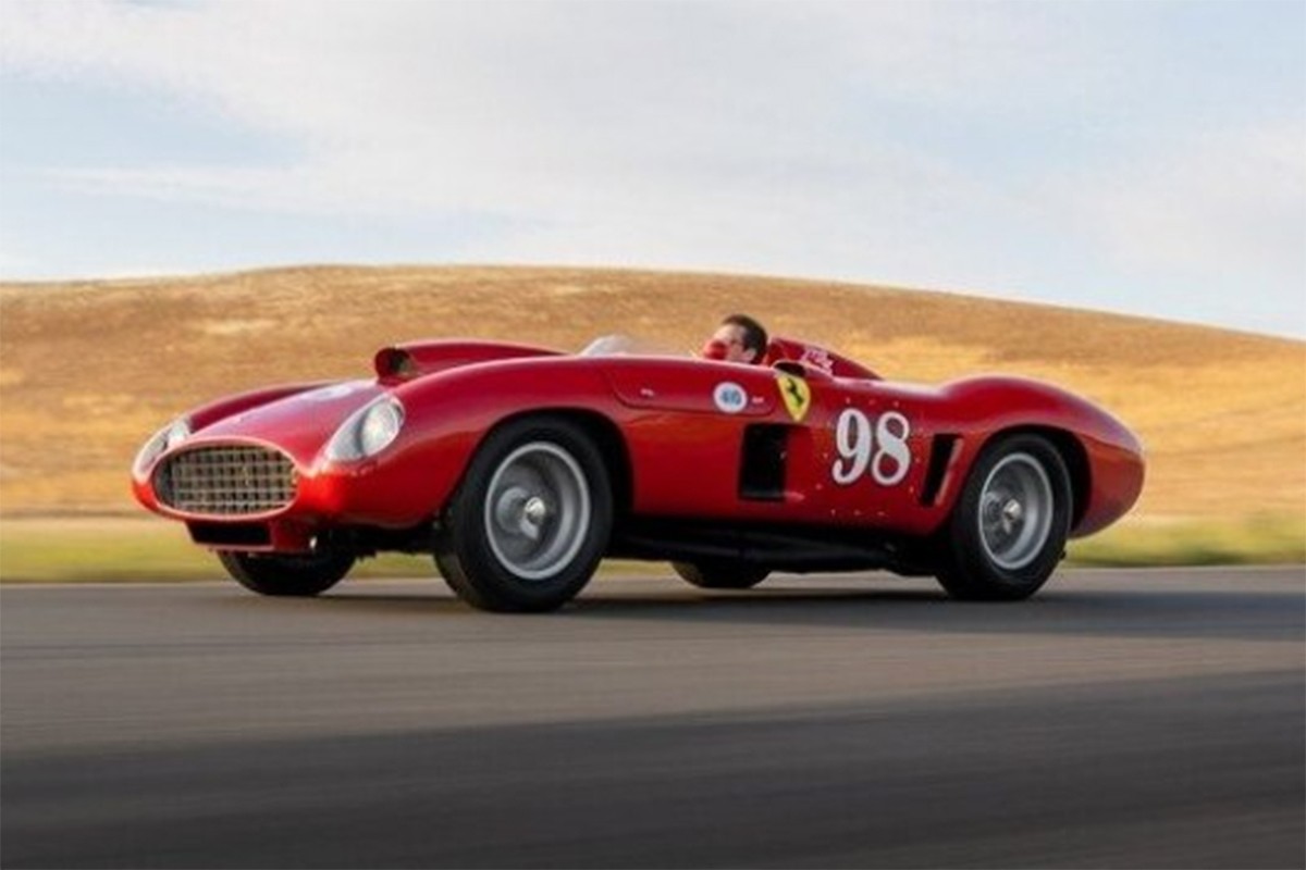 Legendarni Ferrari ide na aukciju