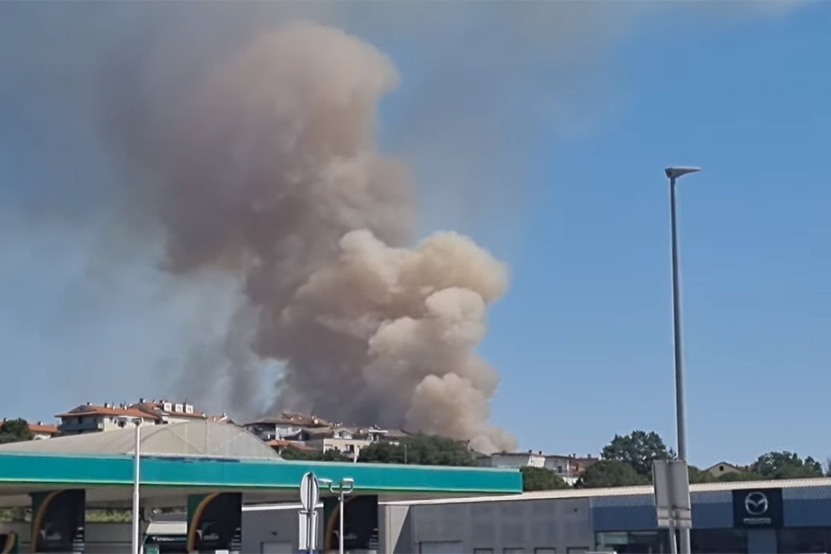 Veliki požar u Puli, sve snage na terenu