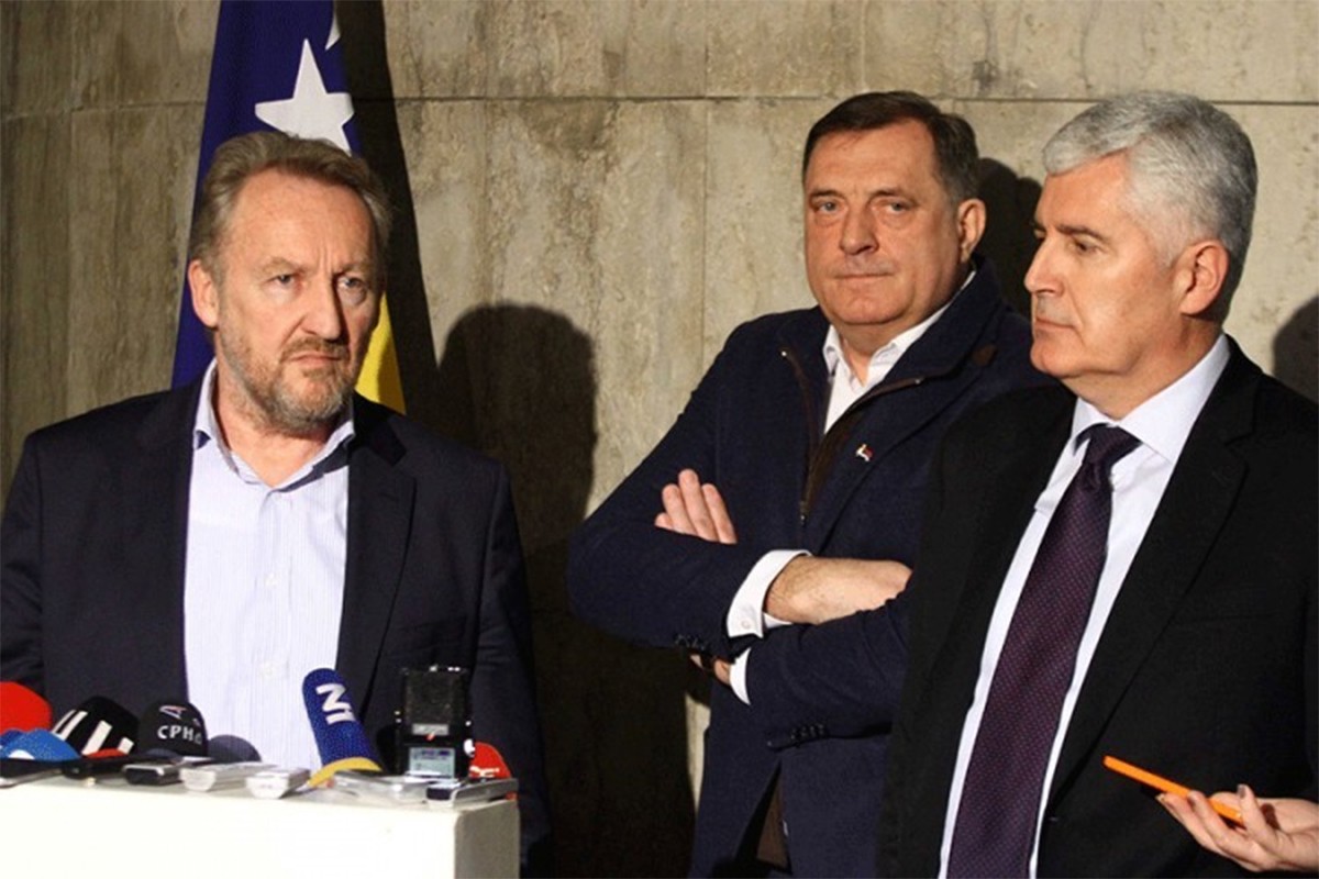 Dodik, Čović i Izetbegović u Briselu sa Varheljijem
