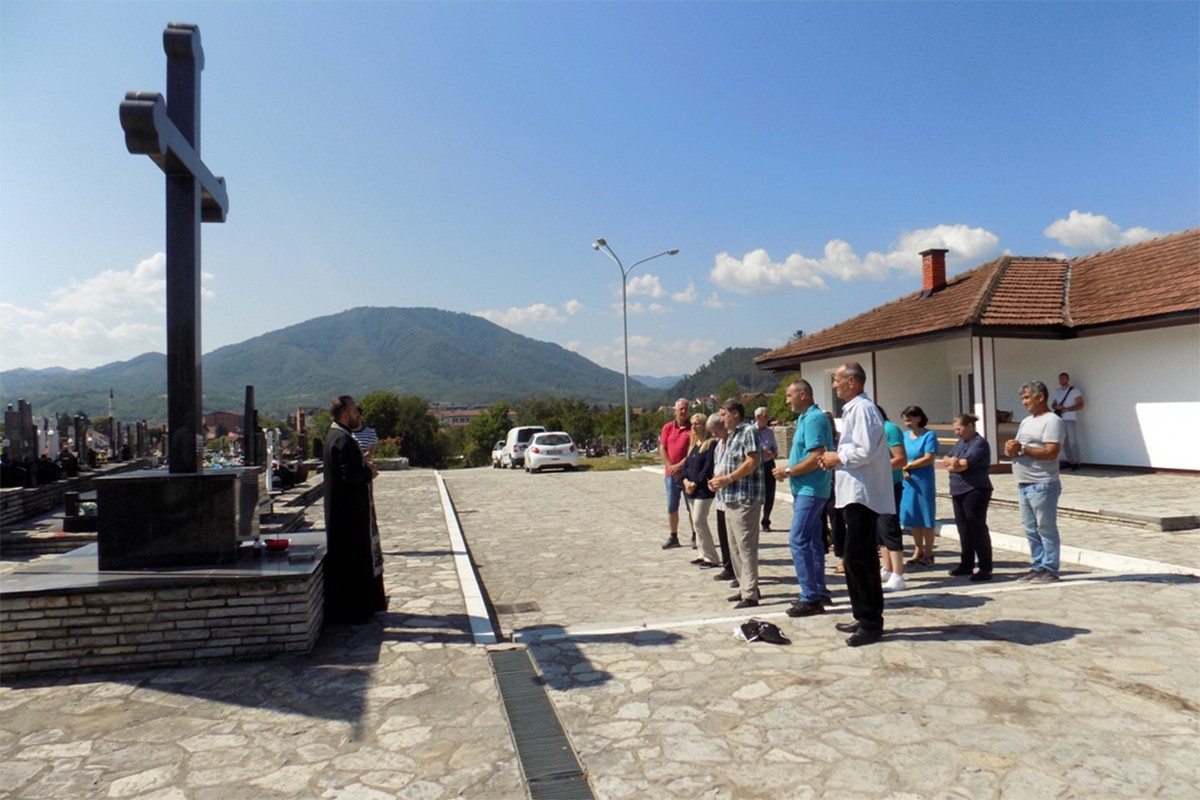 Služen pomen za stradale Srbe iz Hranče