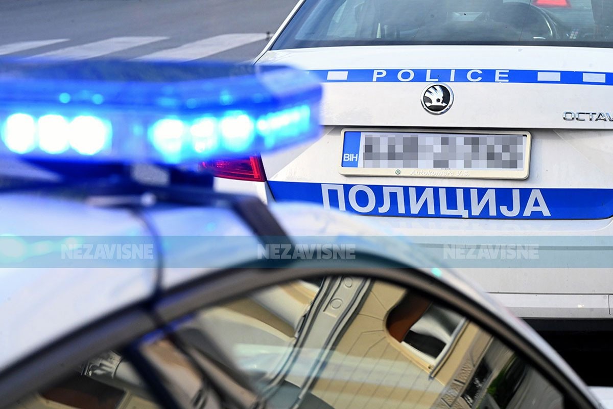Napali policajce u Ljubinju, jednom slomili šaku