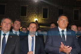 Hiljade ljudi u preobraženskoj litiji, među njima Dodik i Višković