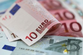 Evro pao na najniži nivo u dvije decenije