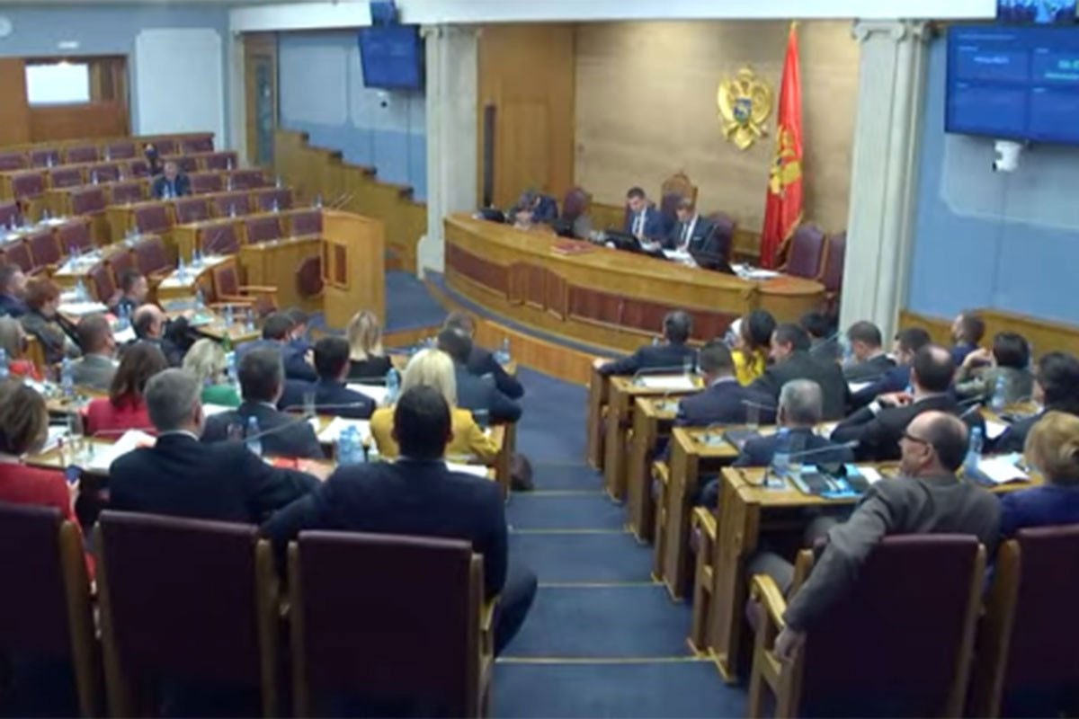 Pet stranaka traži izglasavanje nepovjerenja Vladi Crne Gore