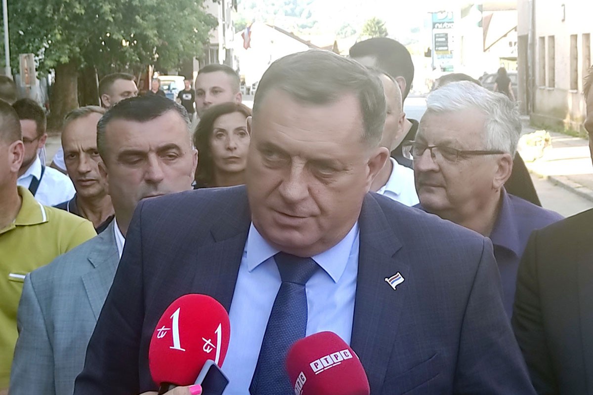 Dodik pozvao građane da glasaju za opoziv načelnika Bratunca