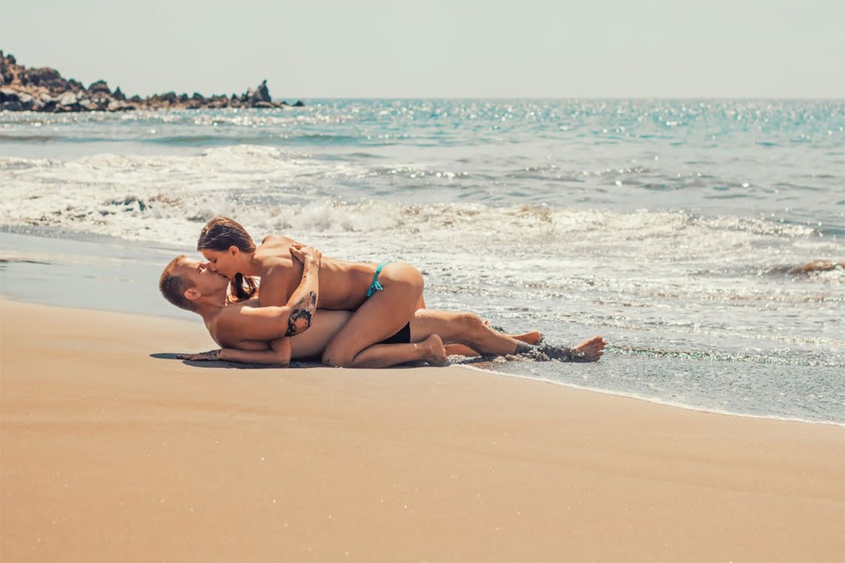7 savjeta zbog kojih će seks na plaži biti još bolji