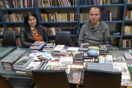 Putopisac Viktor Lazić poklonio biblioteci 300 knjiga
