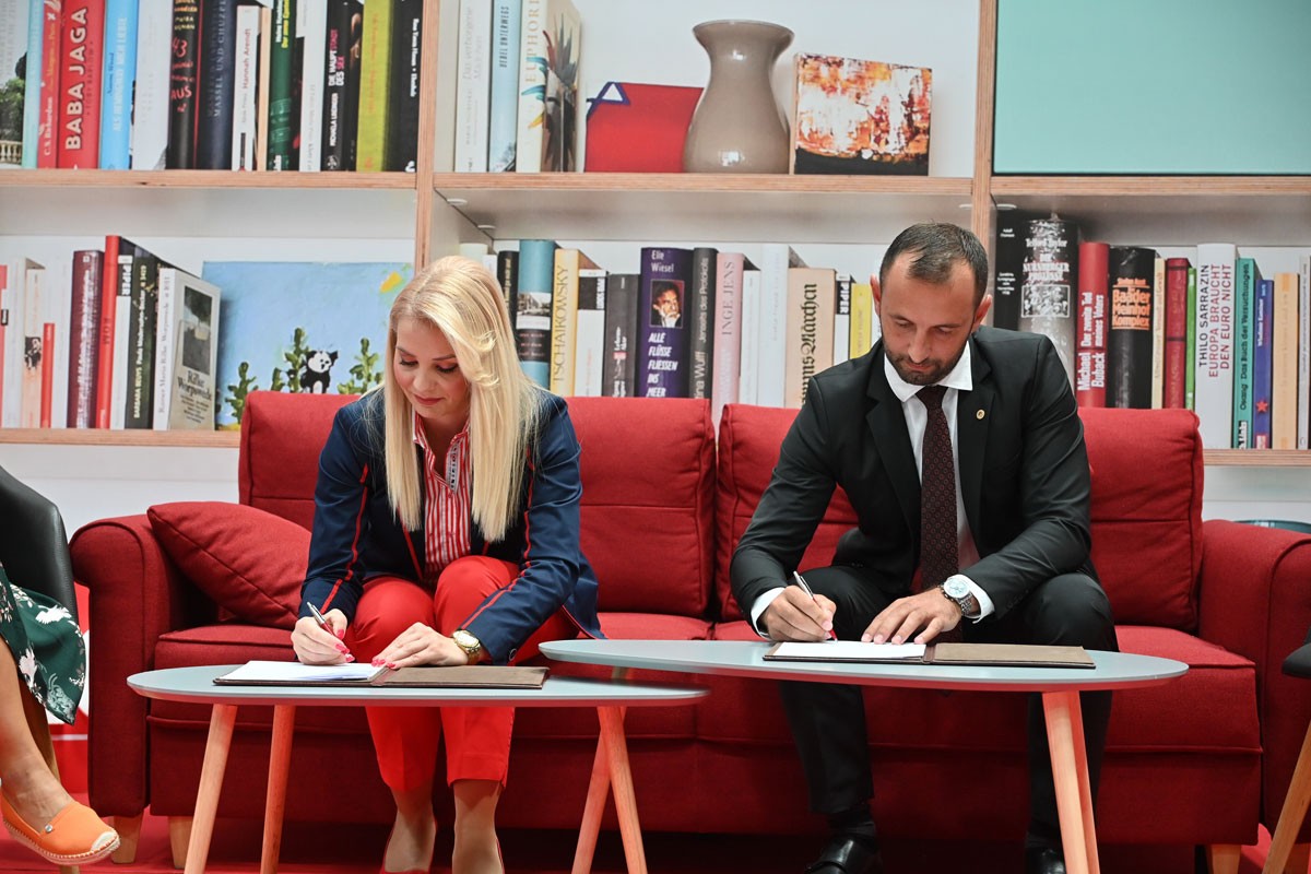 Potpisan sporazum u korist pisane riječi: Književnost Srpske od sada vidljivija