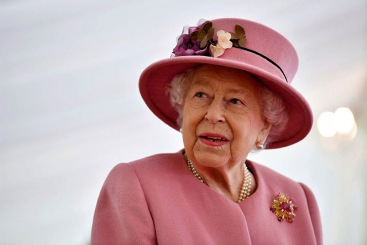 Ljekari zabrinuti za stanje kraljice Elizabete, BBC prekinuo program