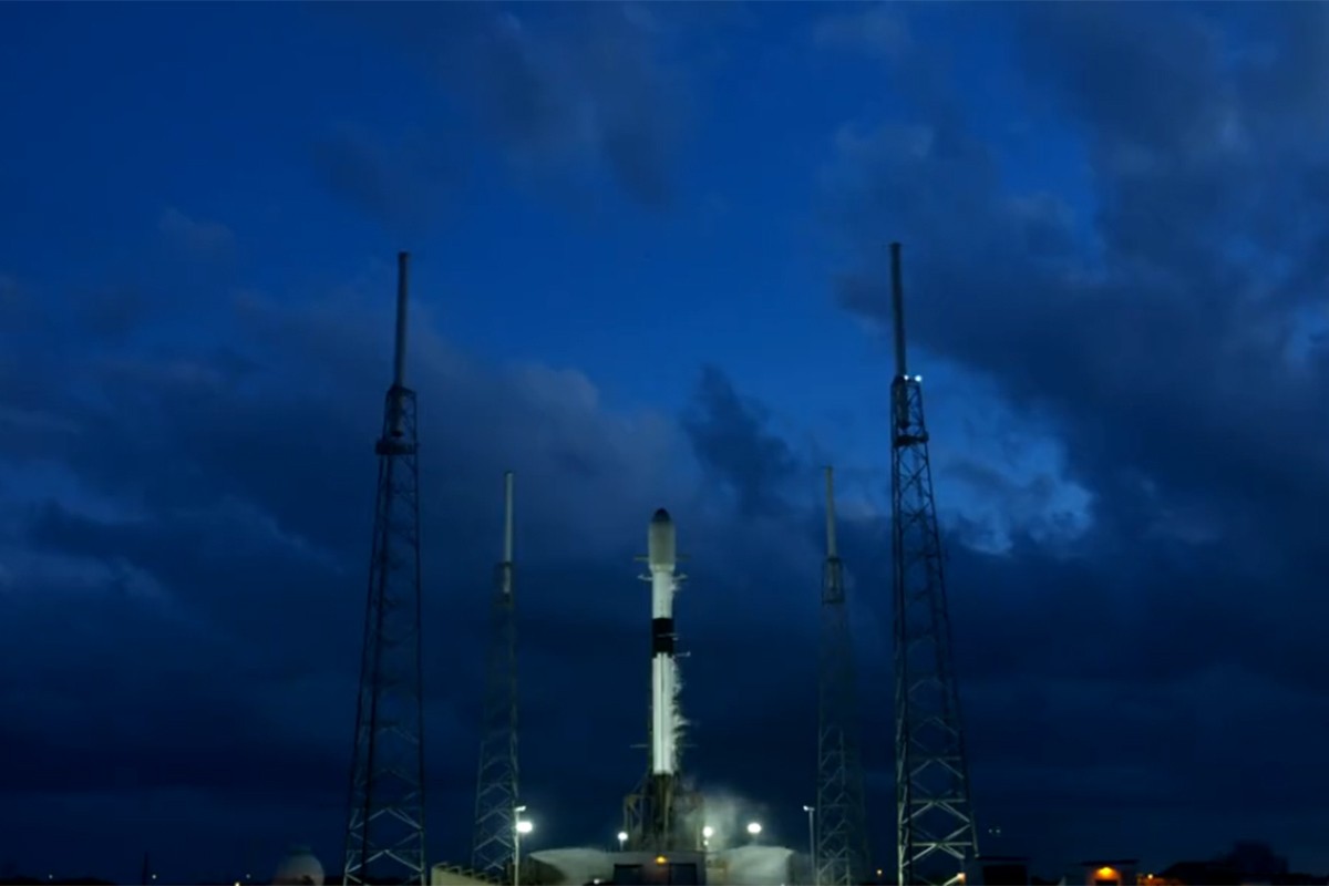 SpaceX transportuje u orbitu 52 satelita Starlink