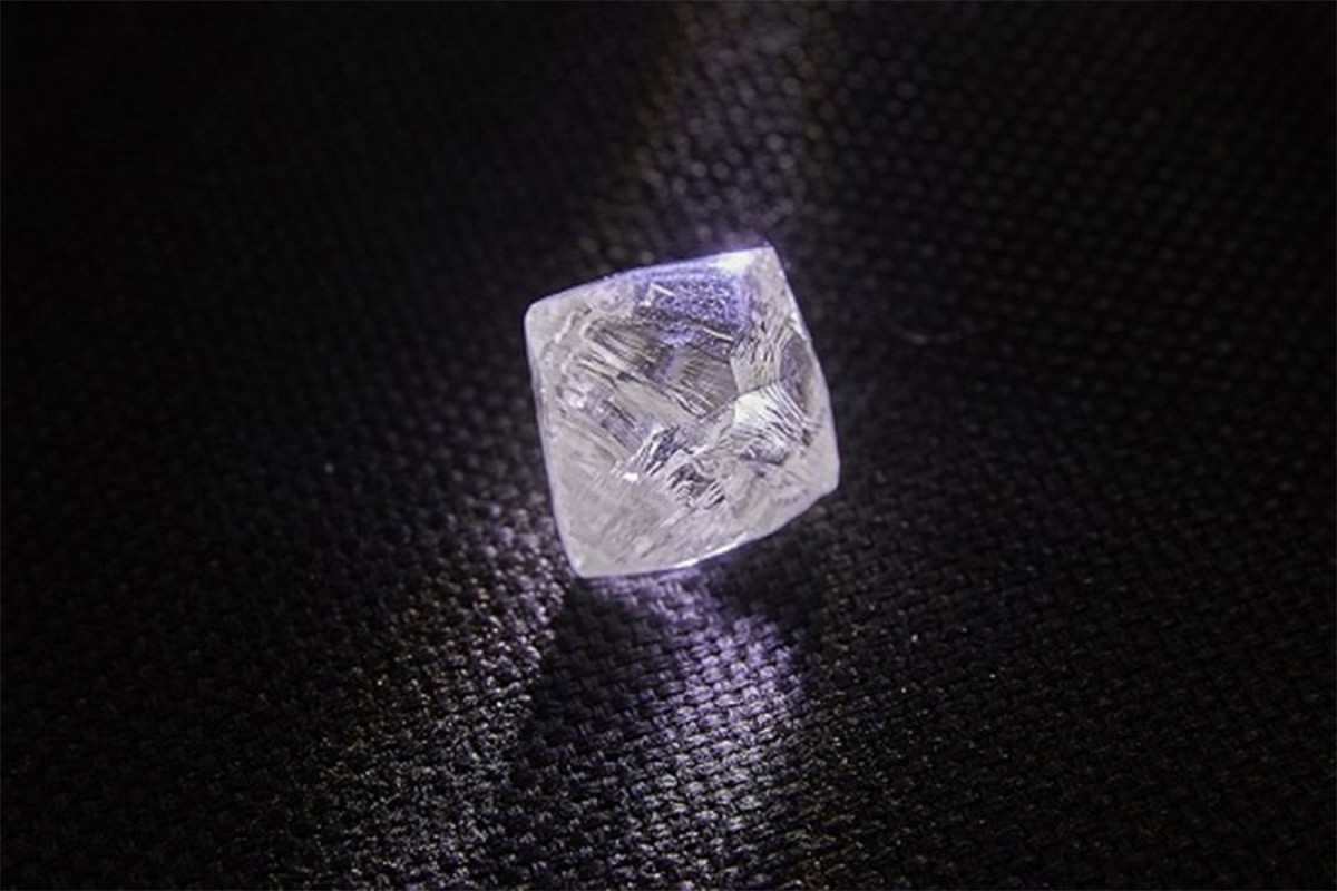Pet članica EU predlaže zabranu uvoza dijamanata iz Rusije