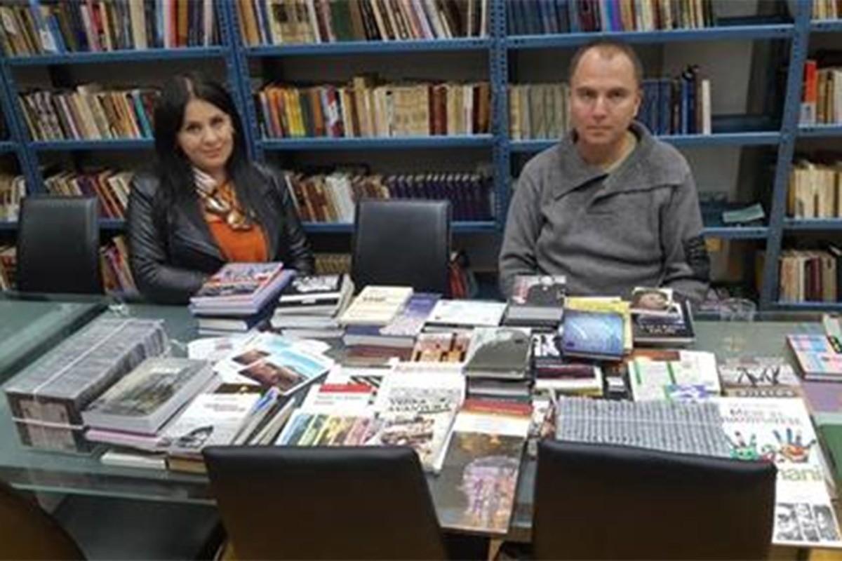 Putopisac Viktor Lazić poklonio biblioteci 300 knjiga