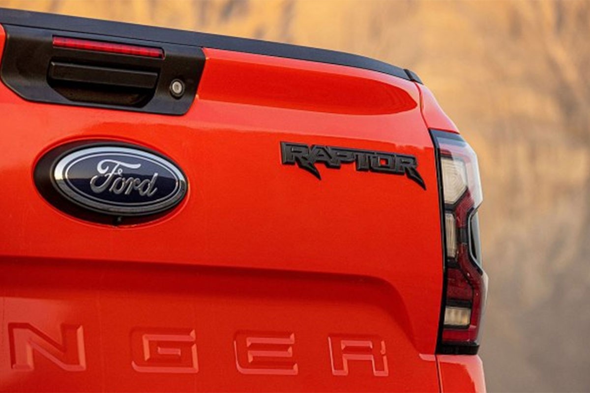 Ford u problemu: Ne može da isporuči vozila jer nema pločice sa logotipom