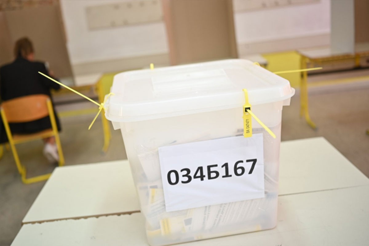 U biračkom mjestu u kojem su pronađeni popunjeni glasački listići ponavljaju se izbori
