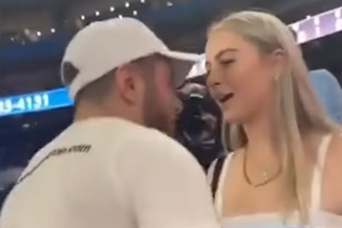 Zaprosio djevojku tokom utakmice pa dobio šamarčinu (VIDEO)