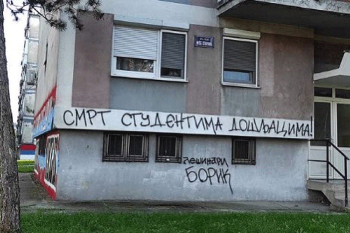 Mještani prekrečili uvredljivi grafit u Banjaluci