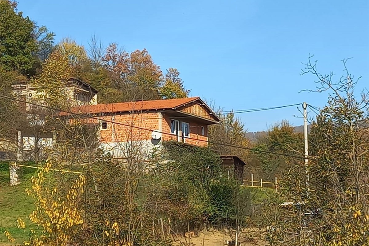 Tijelo žene pronađeno u šahtu, komšije u šoku