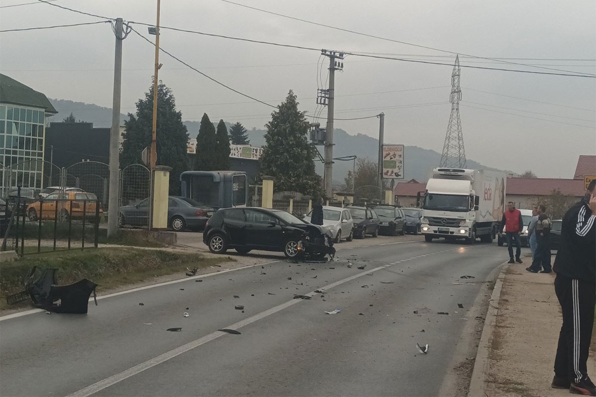 Sudar dva automobila, ima povrijeđenih