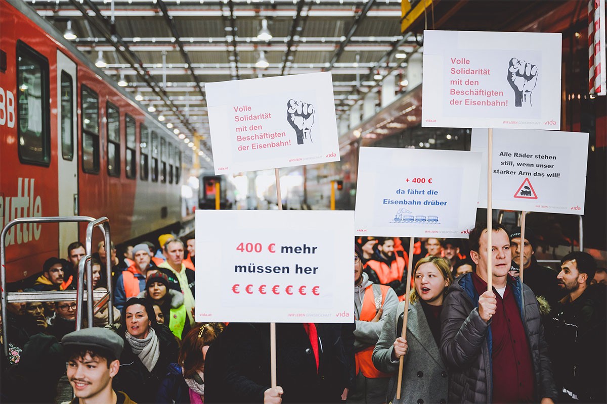 Austrija postaje zemlja štrajkova: Političarima rastu plate, a narod grca
