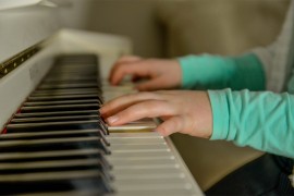 Sviranje klavira smanjuje stres i depresiju