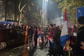 Slavlje pobjede Hrvatske u hercegovačkim gradovima, blokirane ulice (FOTO/VIDEO)