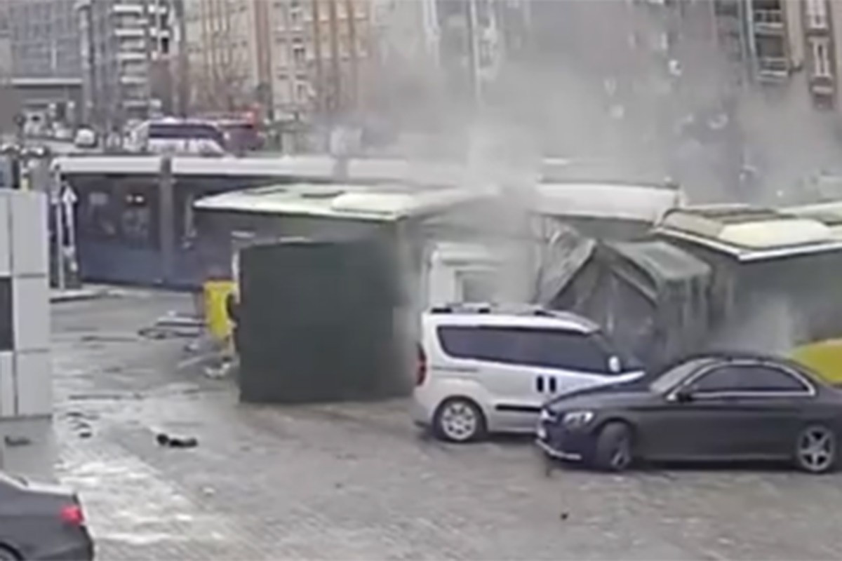 Sudar tramvaja i autobusa u Istanbulu, povrijeđeno više osoba (VIDEO)
