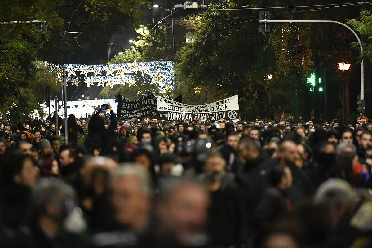 Hiljade demonstranata u Atini marširale za ubijenog dječaka