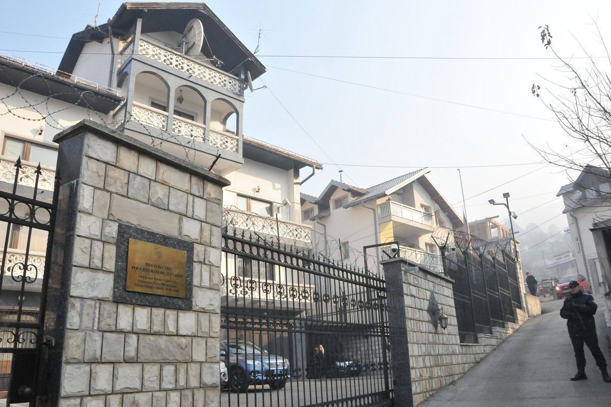 Ambasada Rusije osudila napad na crkvu u Mostaru