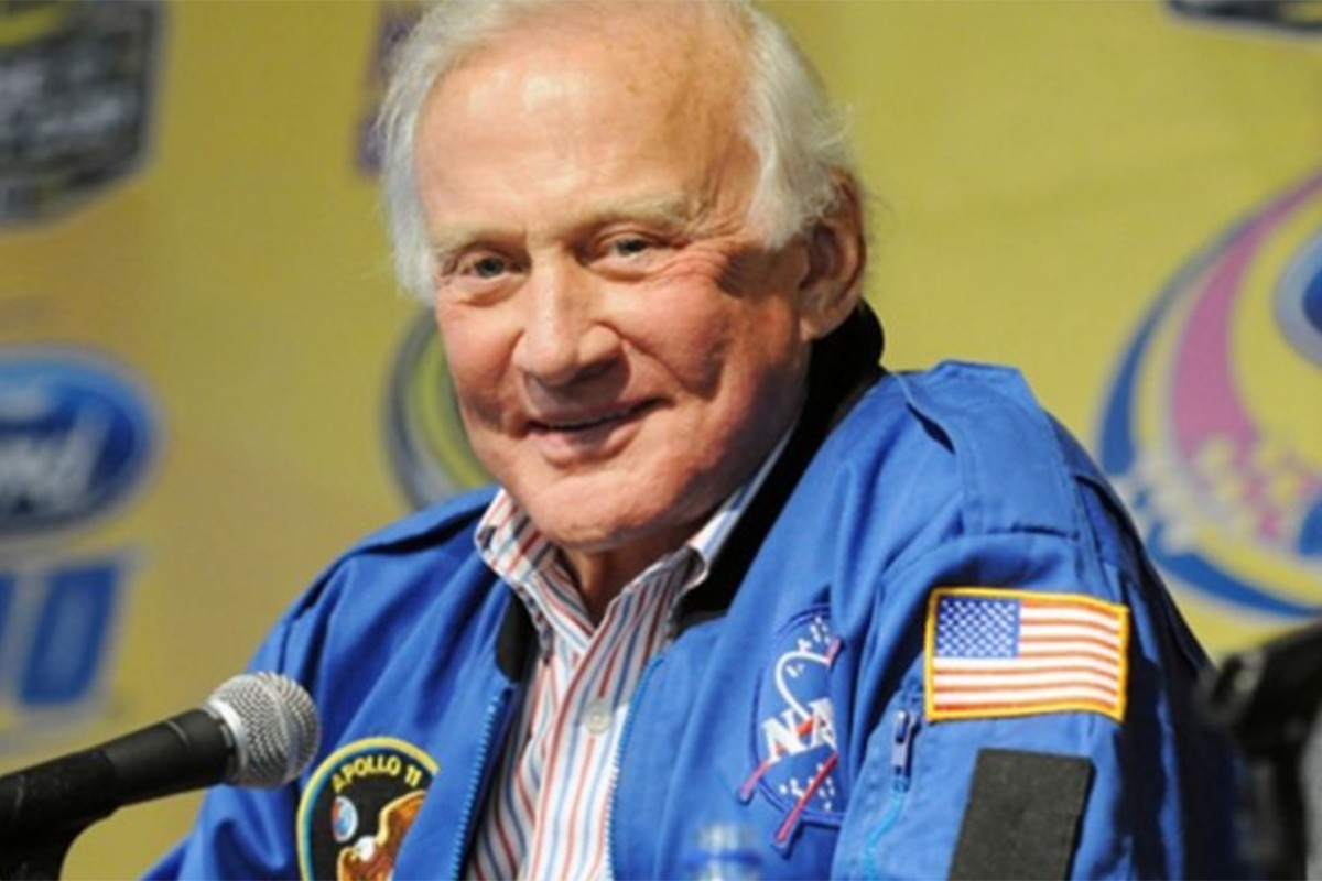 Slavni kosmonaut Baz Oldrin sa 93 godine opet stao na ludi kamen