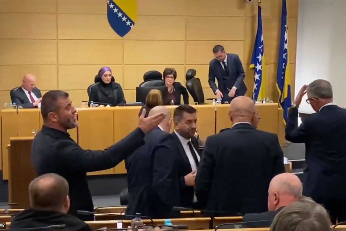 Sijevale varnice u Parlamentu FBiH (VIDEO)