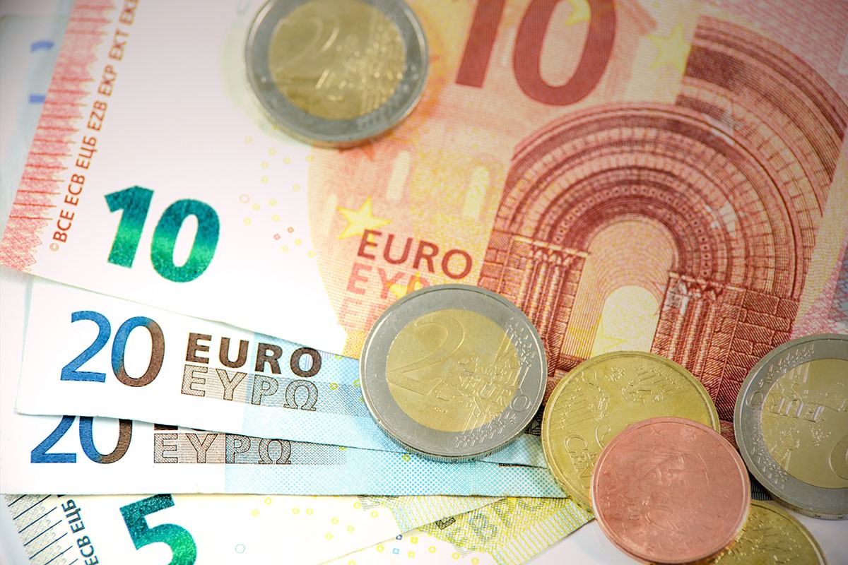 Zbog četiri centa skupljeg uređenja obrva platiće hiljade evra kazne
