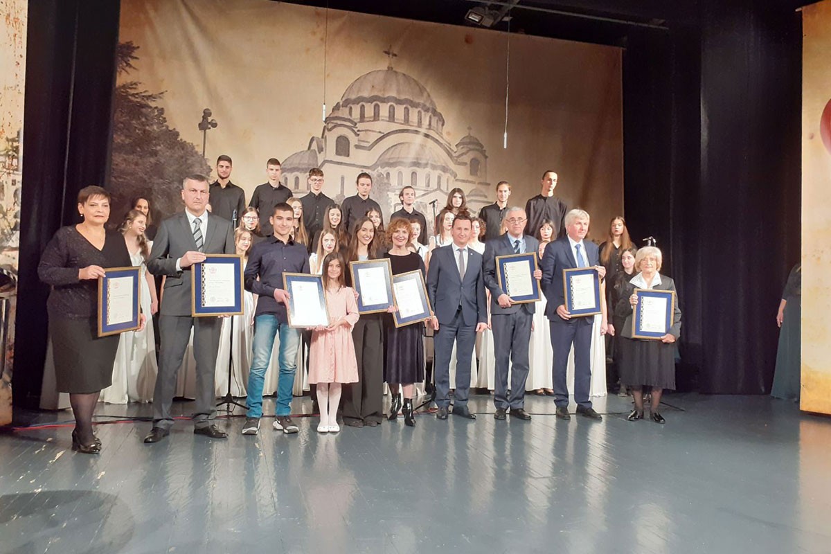 Svetosavske nagrade za osam trebinjskih prosvjetnih radnika