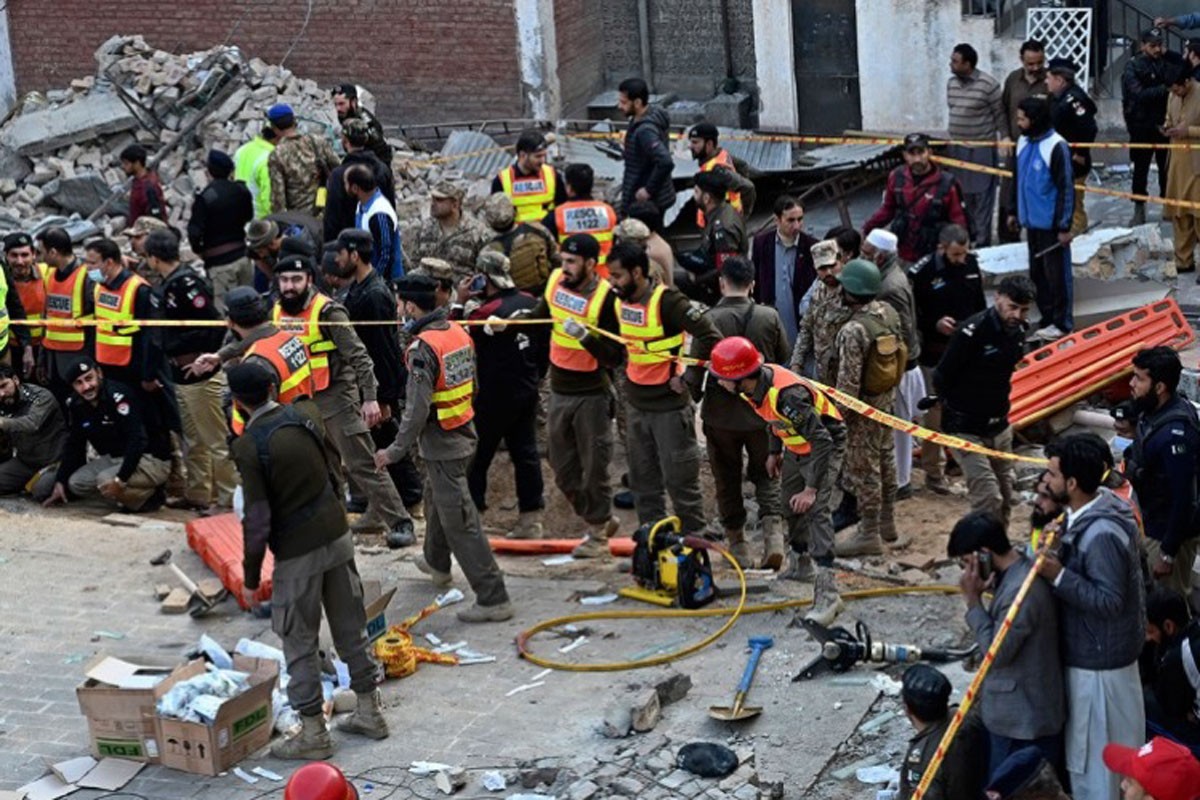 Broj žrtava u samoubilačkom napadu u Pešavaru povećan na 100