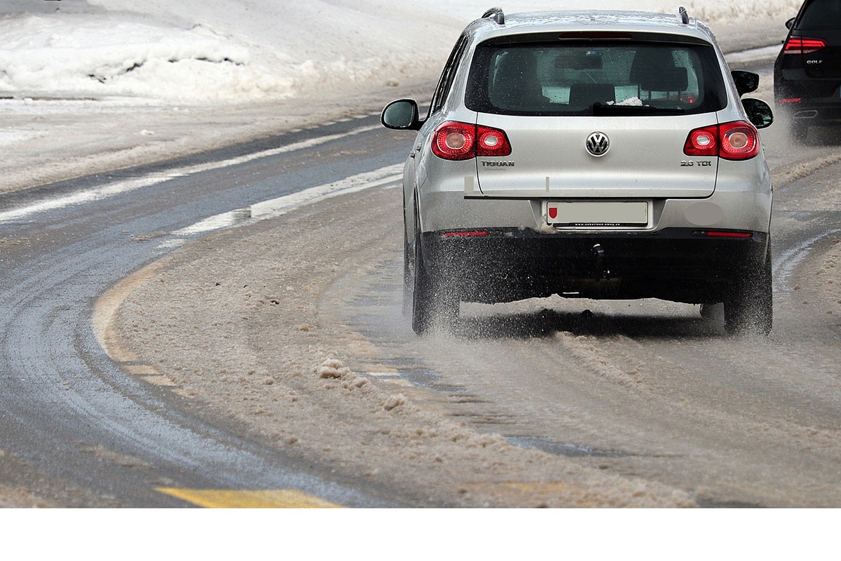 Vozači bez zimske opreme prave zastoje na putevima