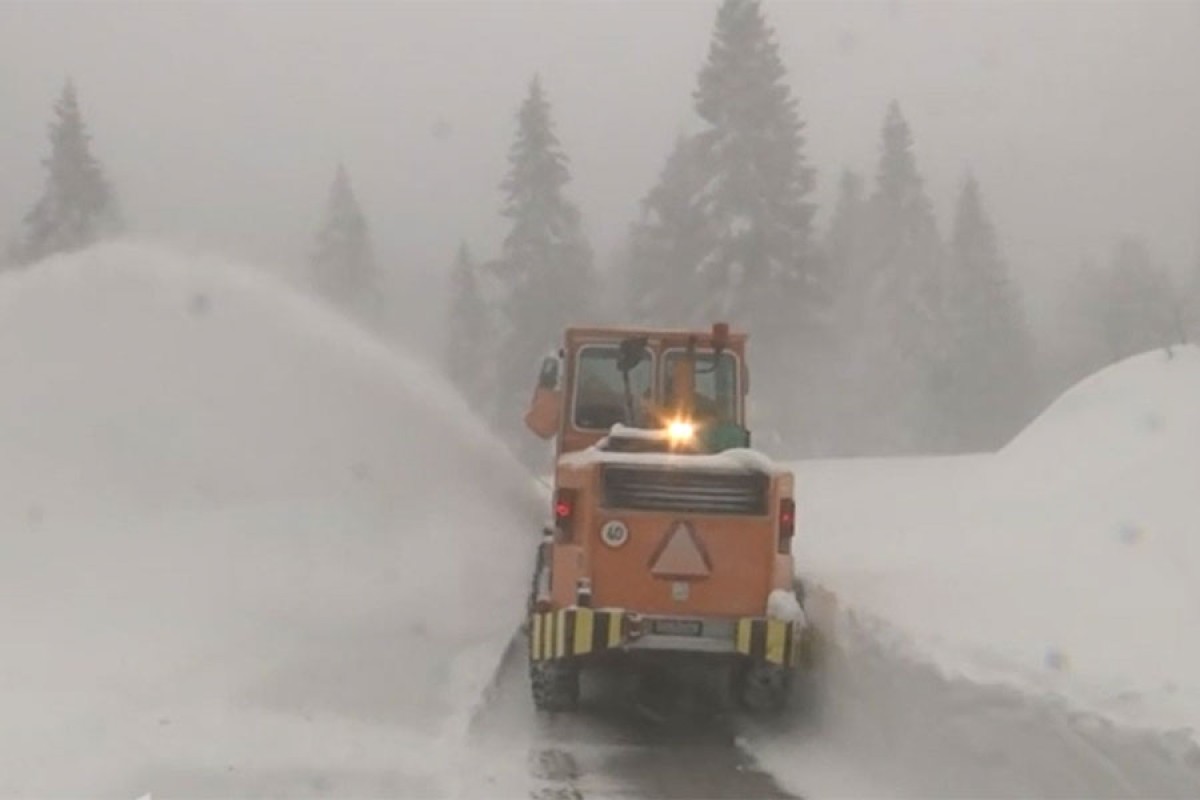 Srbija okovana snijegom: Putevi neprohodni, bez struje 25.000 korisnika
