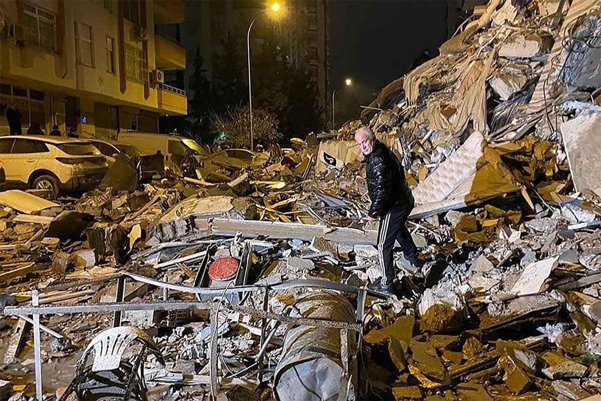 Razoran zemljotres pogodio Tursku, raste broj mrtvih (FOTO/VIDEO)