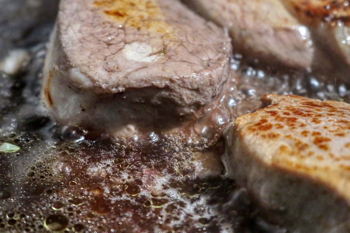 Je li zdravo pržiti hranu na svinjskoj masti?