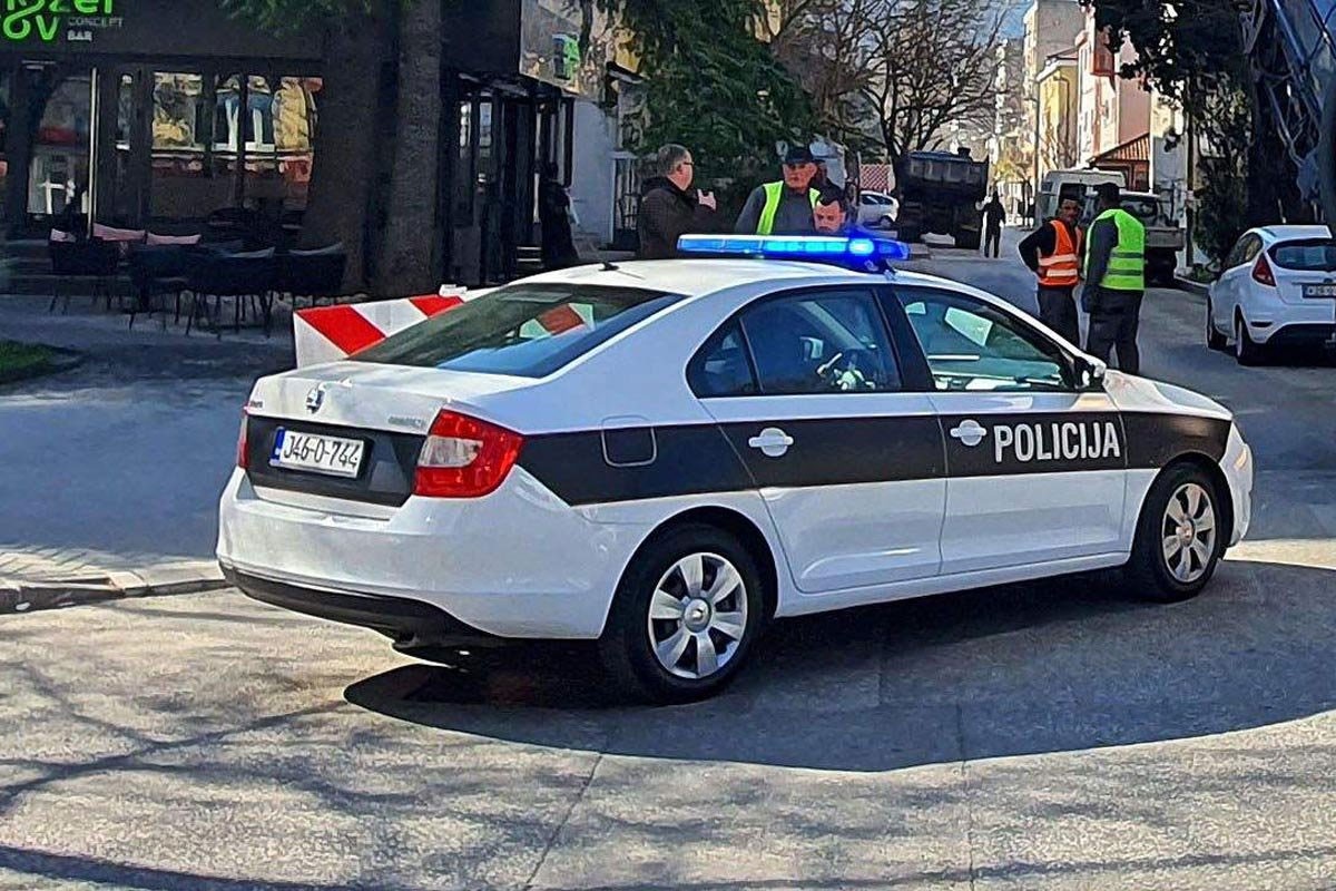 Drama u Mostaru: Osuđenik pobjegao kroz prozor suda pa skočio u Neretvu, još ga traže
